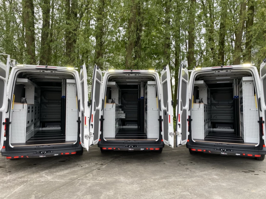Door Flexvan ingerichte bestelwagen, voorbeeld van een realisatie voor Bedrijfswageninrichting Zedelgem
